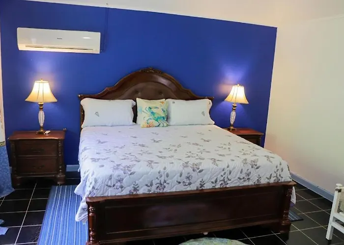 Seven Palms Homestay Runaway Bay