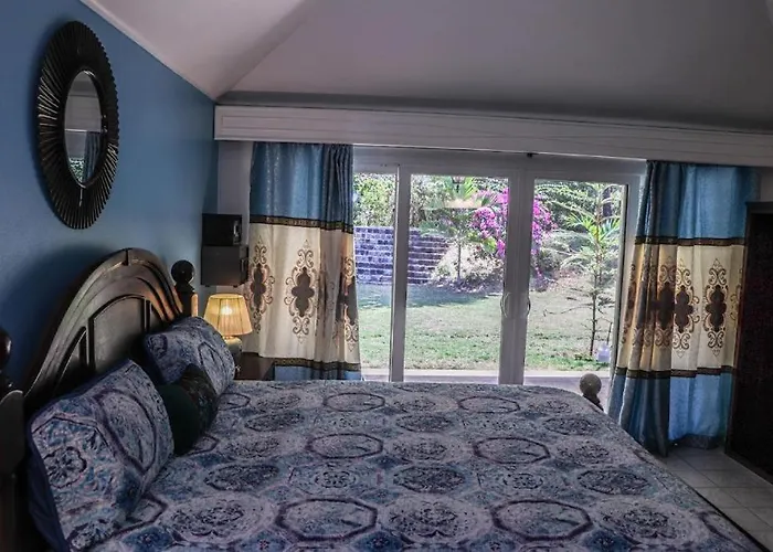 Seven Palms Homestay Runaway Bay